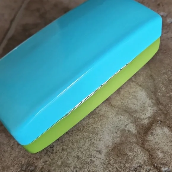 Kate Spade Vibrant Green and Blue Eye Glass Box - Picture 3 of 10